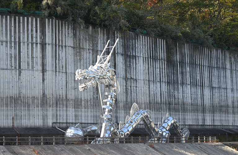 かわかみ源流ツーリズム » 龍のモニュメント